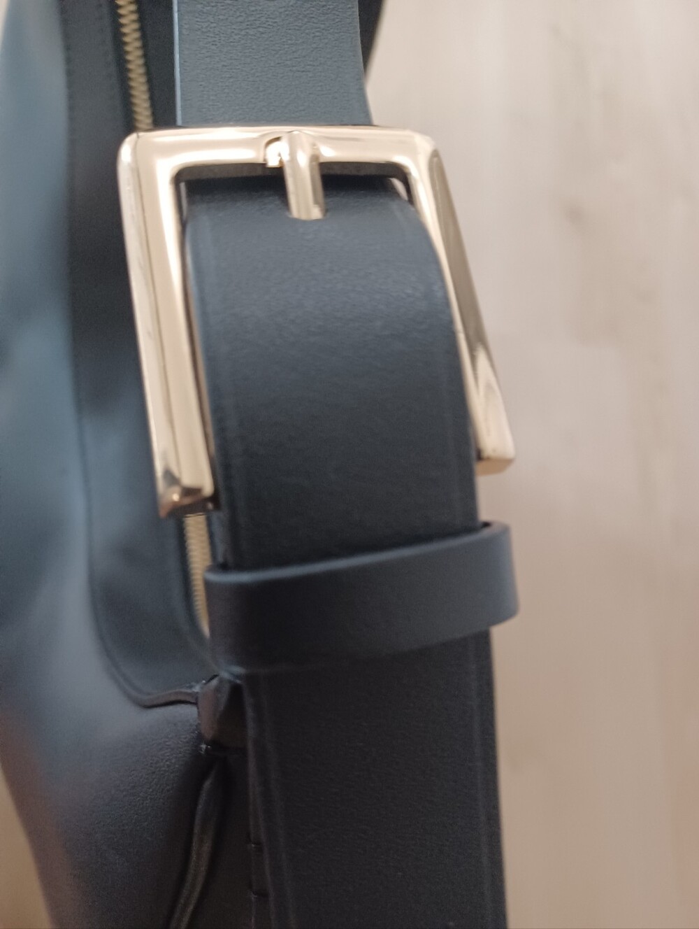 NEW! With Tag. COS Black Crescent Hobo with Gold-Tone Accents RETAIL $250 - Picture 7 of 11